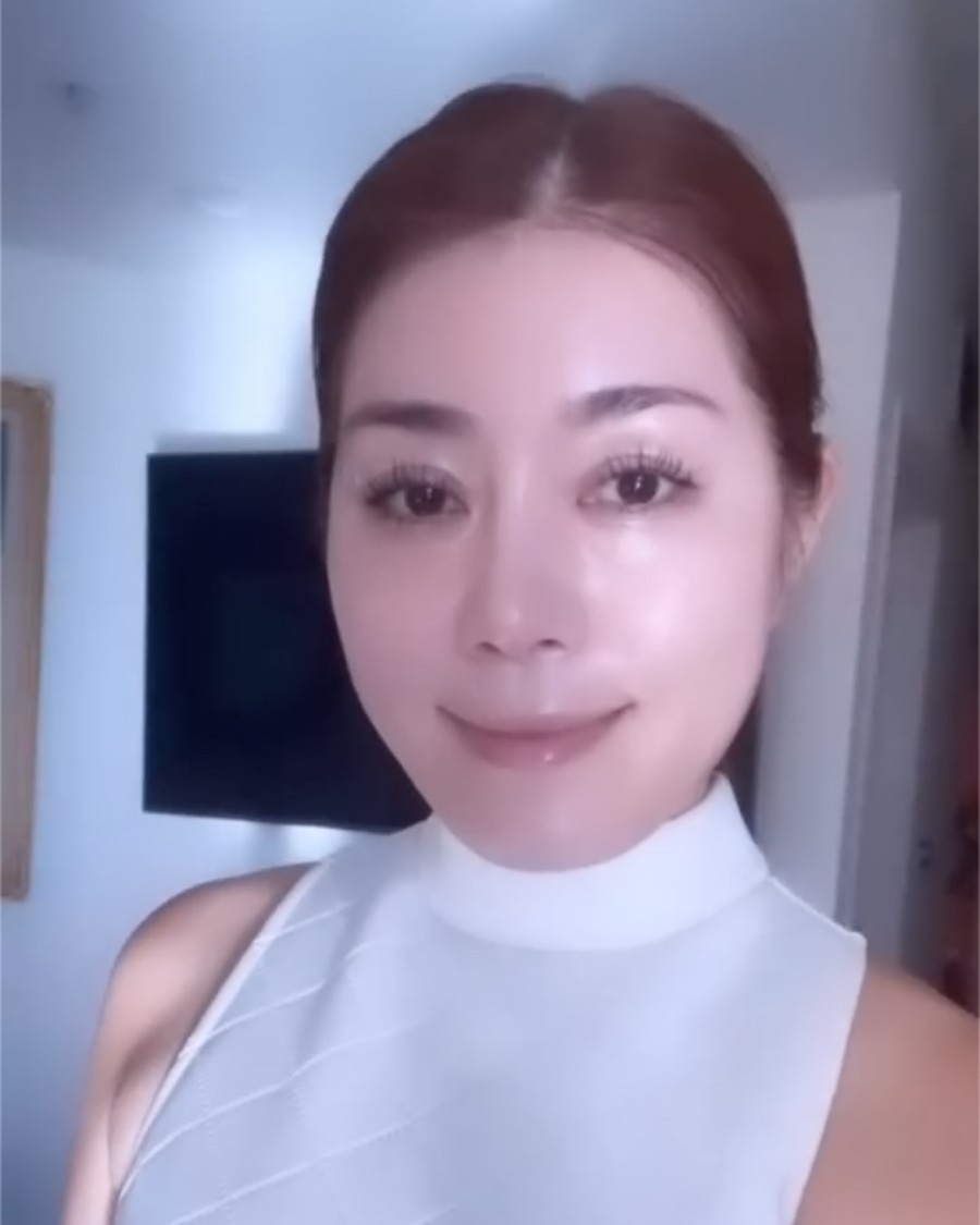 今まで以上に
34歳33歳の青年実業家も
心からゾッコンになる
美帆先生の秘訣とは❣️
✨️✨️✨️✨️✨️✨️✨️
美帆先生が、
4日で美整オイルを
使い切る超本気若返り術を
公開してくださいました💖
詳しくはこちらから😍
https://rojen.jp/biseioil-serious-rejuvenation-technique/
✨️✨️✨️✨️✨️✨️✨️
美帆先生おすすめの
ROJENスペシャルセレクトセット
おかげさまで大好評🥰
https://rojen.jp/lucky-7-all/#special
✨✨✨ 💖 ✨✨✨
ROJEN公式サイト
🇯🇵日本
rojen.jp
スキンケアご購入ダイレクトページ
https://rojen.jp/bisei-oil/shop/
🇺🇸USA
rojenusa.com
ROJEN Organic Skincare
https://rojenusa.com/biseioil/
#ROJEN #ロジェン #biseioil #美整オイル #魔法の5秒リフト #塗るサプリメント #免疫力強化 #弾力ある肌に変身 #オーガニック #美肌 #シミ対策 #シワ対策 #乾燥肌ケア #乾燥肌対策 #美肌美女