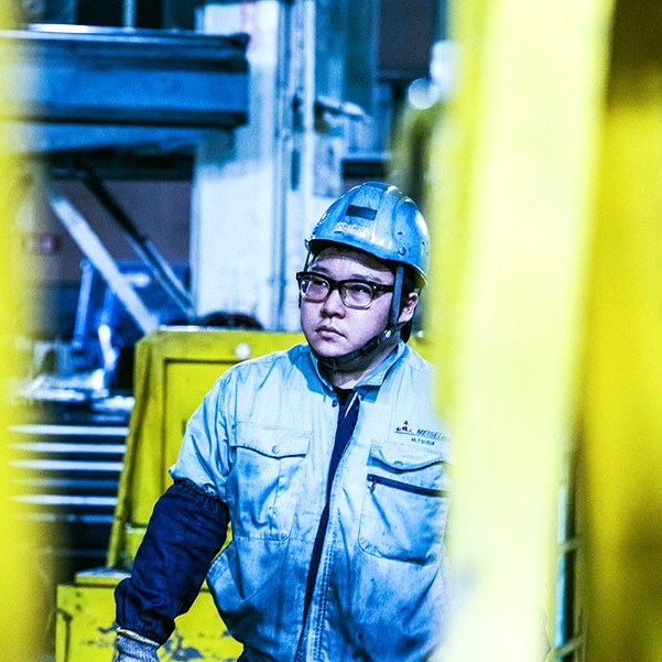 【大阪ゲンバ男子】
#町工場 #ゲンバ男子 #ゲンバ男子募集中 #ゲンバ男子1000人祭 #オトコマエ #イケメン #職人 #職人魂 #ものづくり #製造業 #bplatz #bplatzpress #ビープラッツ #factory #industrial #manufacturing #madeinjapan #japan #osaka #金属加工 #金型 #自動車 #ヘルメット ※掲載写真は製造現場のイメージアップを狙いとして企画しており、実際の工程とは異なる場合があります。