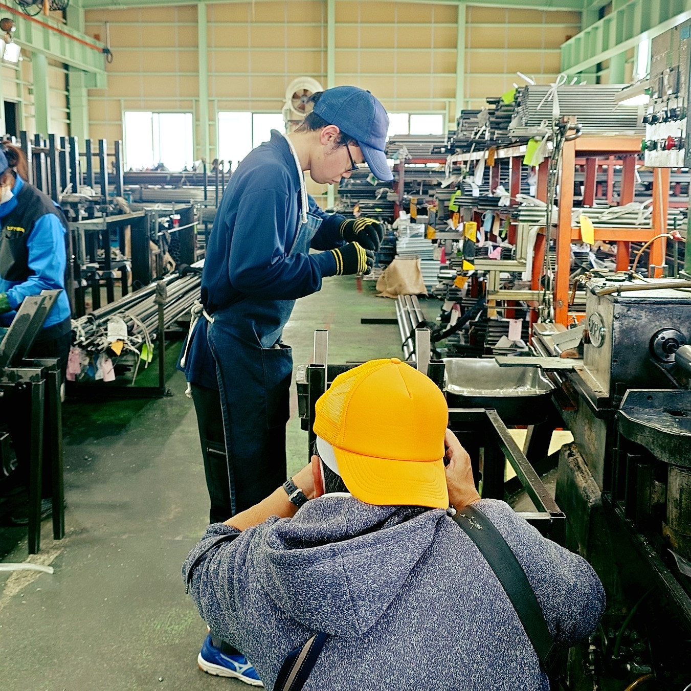 【大阪ゲンバ男子】
#町工場 #ゲンバ男子 #ゲンバ男子募集中 #ゲンバ男子1000人祭 #オトコマエ #イケメン #職人 #職人魂 #ものづくり #製造業 #bplatz #bplatzpress #ビープラッツ #factory #industrial #manufacturing #madeinjapan #japan #osaka #金属加工 #アルミ加工 #建材 #撮影中 ※掲載写真は製造現場のイメージアップを狙いとして企画しており、実際の工程とは異なる場合があります。