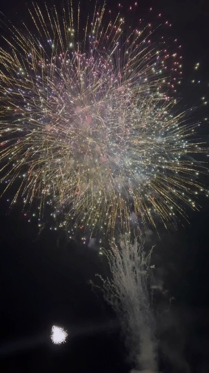 firework
#japankuru #firework #nagano #uedacity #uedafireworks #japanesefireworks #花火 #일본불꽃놀이