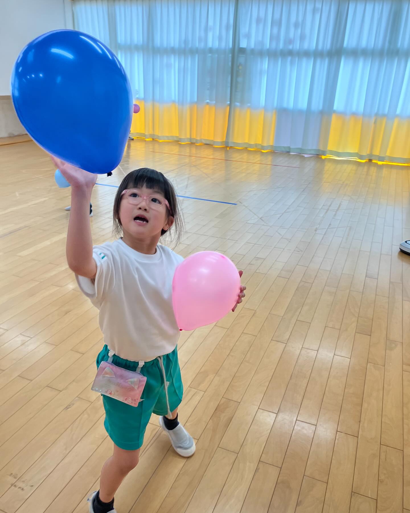 風船で遊ぼうの活動をしました🎈
スタートからゴールの線まで風船を落とさずに上手に運ぶことができましたよ🎶その後は、お友達と一緒に落とさずにパスを続けられるか、数を数えて楽しむ姿もありました💕
#aijyu松沢
#AIJYU松沢
#放課後等デイサービス
#児童発達支援
#富山県
#小矢部市
#放デイ
#発達障害
#自閉スペクトラム
#ADHD