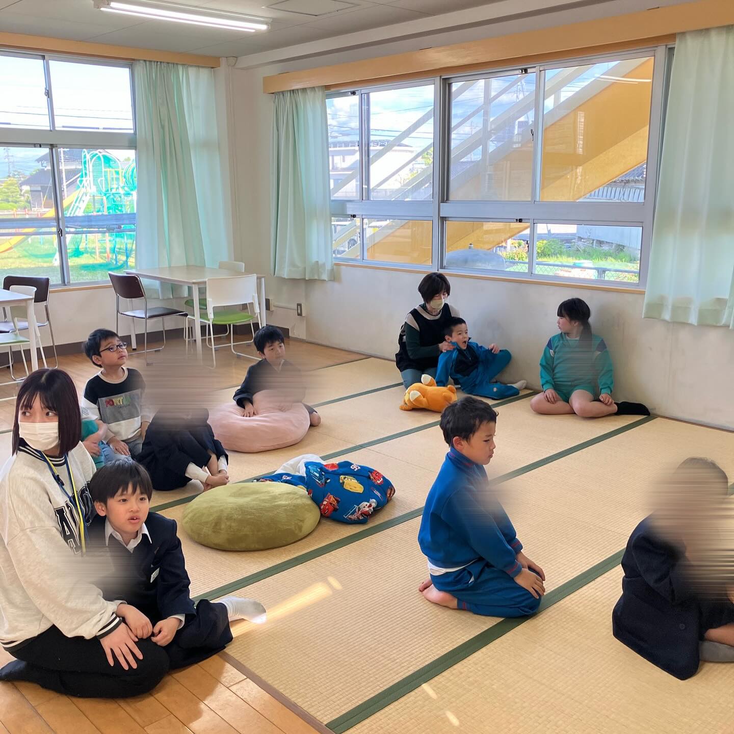 今日は、時計の見かたのSSTをしました🕰️
時計のイラストを見て、何時か手を挙げて答える姿や真剣に話を聞く姿がありました!
#aijyu松沢
#AIJYU松沢
#放課後等デイサービス
#児童発達支援
#富山県
#小矢部市
#放デイ
#発達障害
#自閉スペクトラム
#ADHD