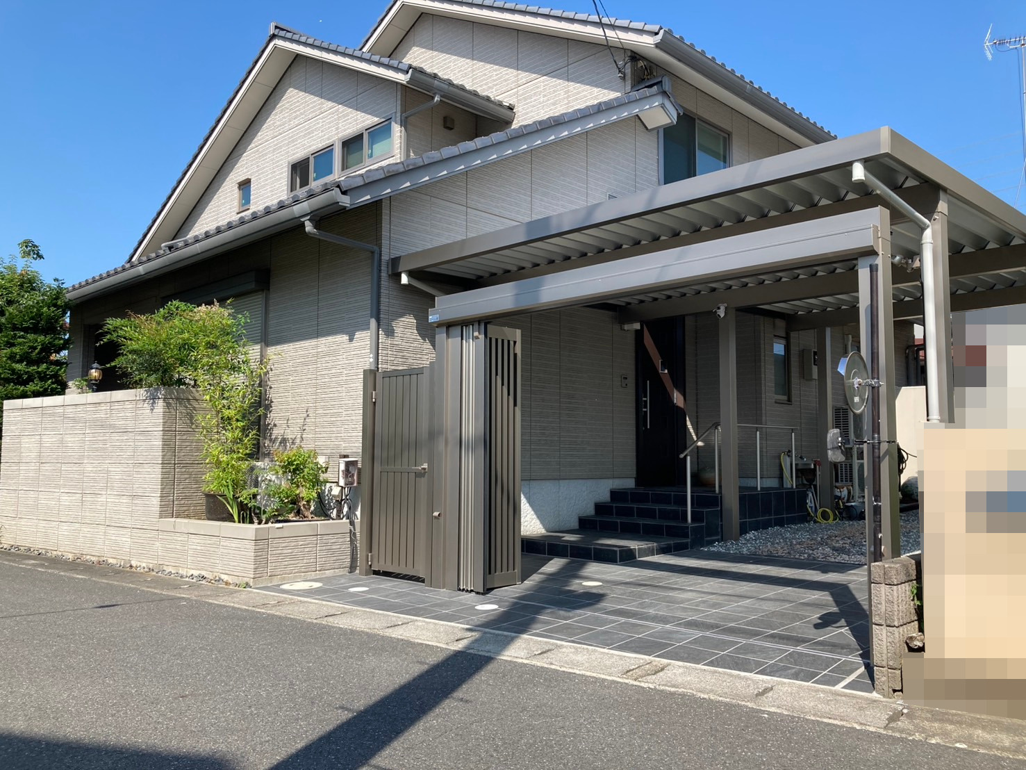 .
-------------------------------------------------
お久しぶりの更新になってしまいました😭電動スライドゲート取付工事を
請け負いさせていただきました👏✨
〇電動スライドゲート(サイドーレR2型)
〇門扉(レジリアハイタイプT3H型)
〇カーポート(G-1R)
〇スリット柱(マクリズム)請け負いさせていただき、ありがとうございました😊
-------------------------------------------------🏠(株)住宅サポート.C埼玉県桶川市下日出谷6-1※DM及びコメント欄は受付をしておりません。
※お問合せはHPよりお願いいたします!#住サポ
#住宅サポート
#埼玉
#桶川市
#エクステリア
#外構
#外観デザイン
#外構工事
#外構デザイン
#エクステリアデザイン
#エクステリア外構
#新築外構
#外構プラン
#外構改修
#スライドゲート
#カーポート
#門扉
