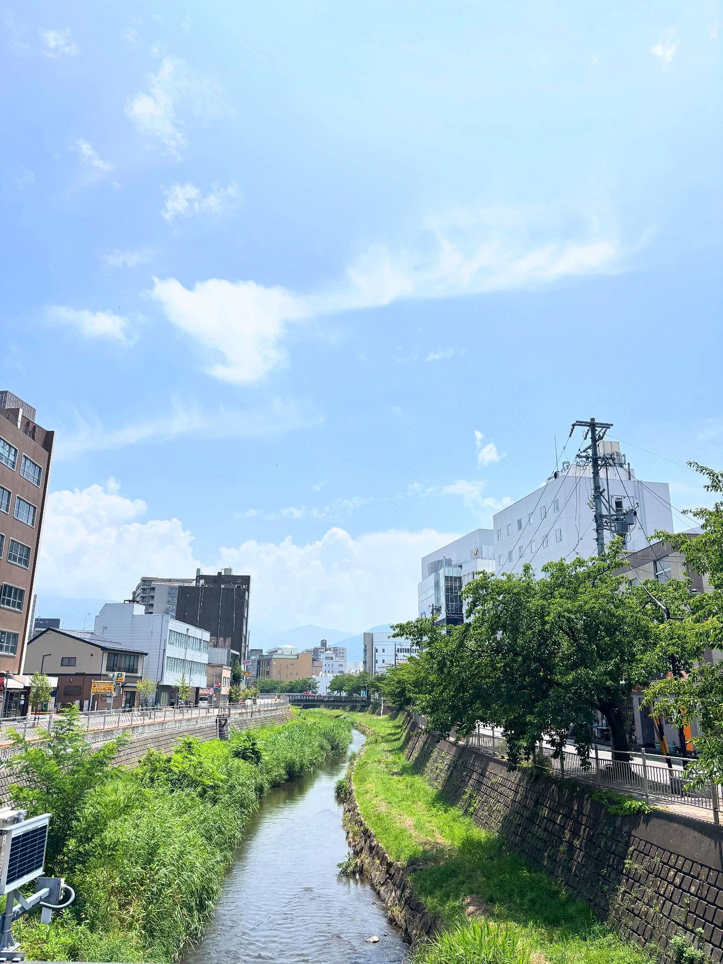 Matsumoto is our favorite city. There are a lot of beautiful places and good restaurants.