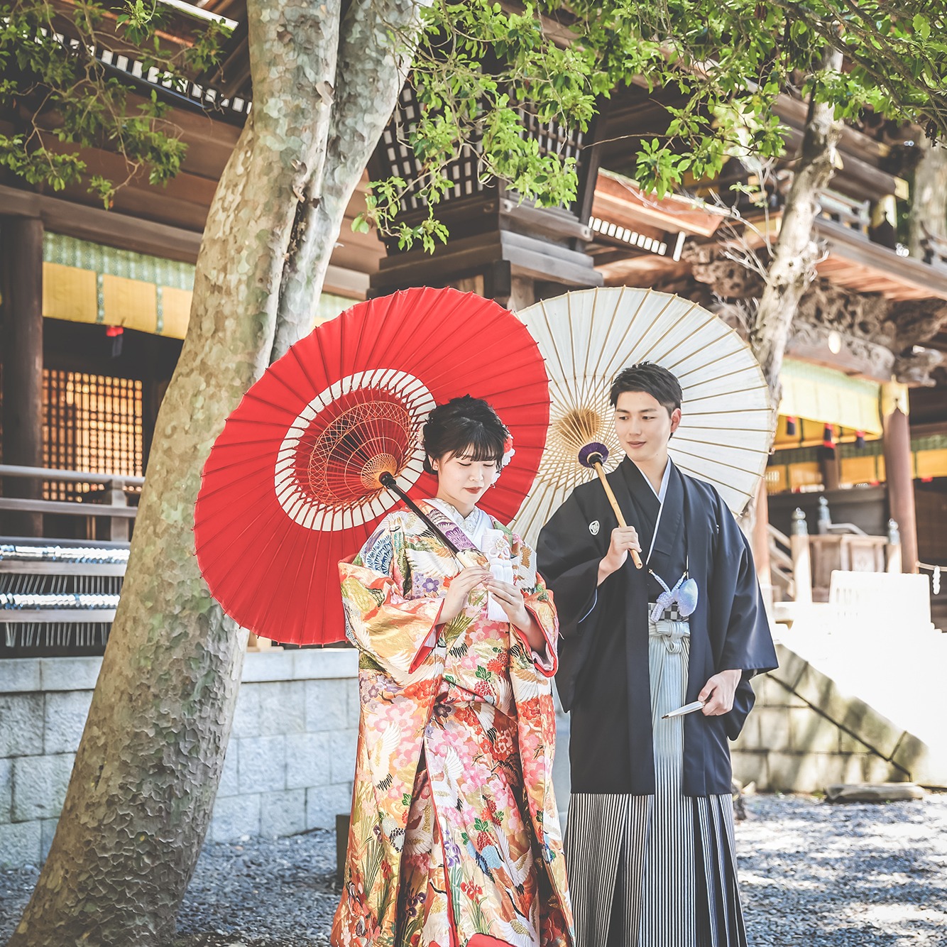 日本最古にして全国に約1万以上の社を持つ諏訪神社の総本社『諏訪大社』。神前で誓う 人生で忘れることのない思い出の時間、大切な人と共に感動と笑顔溢れる最高のひとときをお過ごし下さい。
諏訪結びでは「衣装」「美容」「写真」をご提供し、お客様のご要望に合わせた諏訪地域の老舗旅館やこだわりのお食事処・披露宴会場をご提案しています。
ご予約・お問い合わせは随時受け付けております。下記のお電話番号、もしくはプロフィール欄より公式サイトへどうぞ!
お電話📞
0266-22-3121
山田写真館公式サイト🛜
https://yamadastudio-photo.com
山田写真館のアカウントはこちら👇
@yamadaphotostudio
松本結びのアカウントはこちら👇
@matsumotomusubi
#諏訪大社#諏訪大社結婚式#諏訪#岡谷#茅野#諏訪大社下社秋宮#神前結婚式#諏訪結び#松本結び#神前式#神社#神社好きな人と繋がりたい#日本の伝統#和装結婚式#綿帽子#角隠し#諏訪結婚式#和装#諏訪和装#岡谷和装#長野結婚式#しあわせ信州#山田写真館#yamadaphotostudio#花嫁#白無垢 #ロケーションフォト