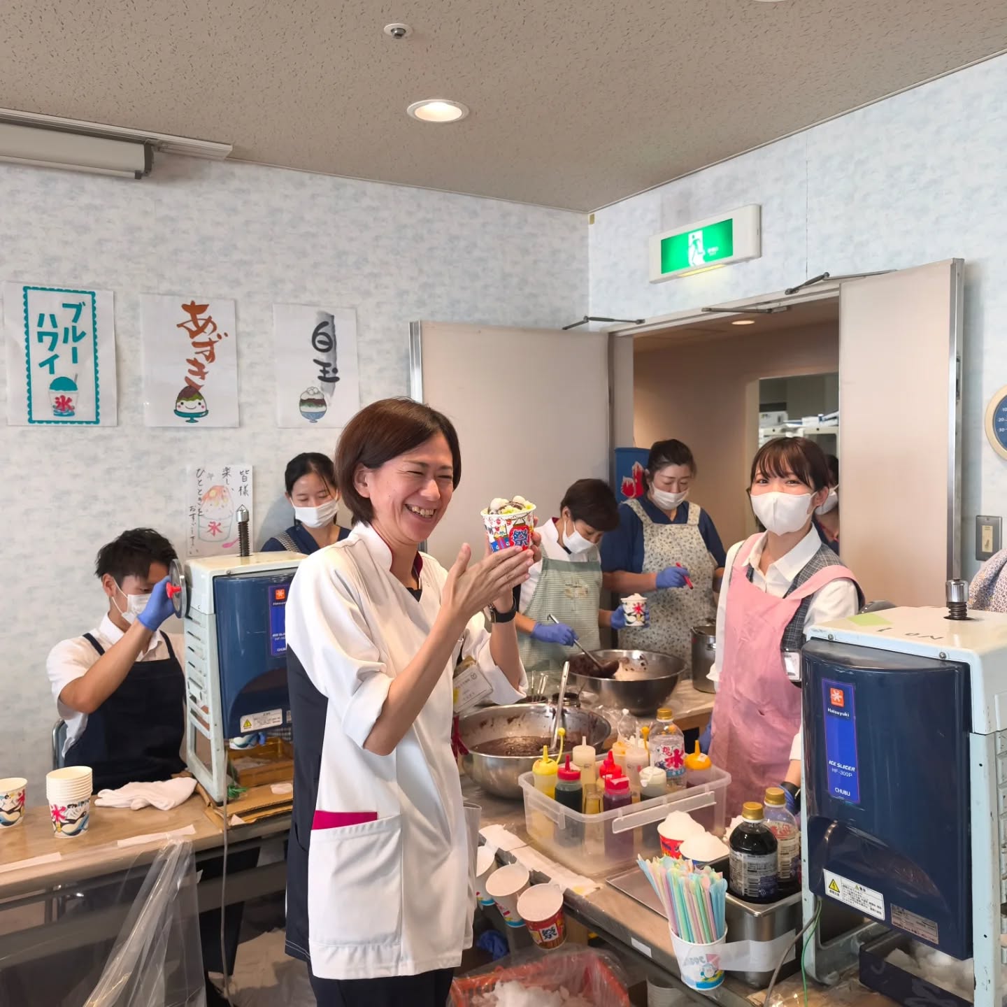 数年ぶりにかき氷祭りが開催されました。シロップ、白玉、あんこなどトッピング自由です。まだまだ、黙食が続きますが楽しい企画でした。
#かき氷 #黙食 #白玉 #あずき #シロップ