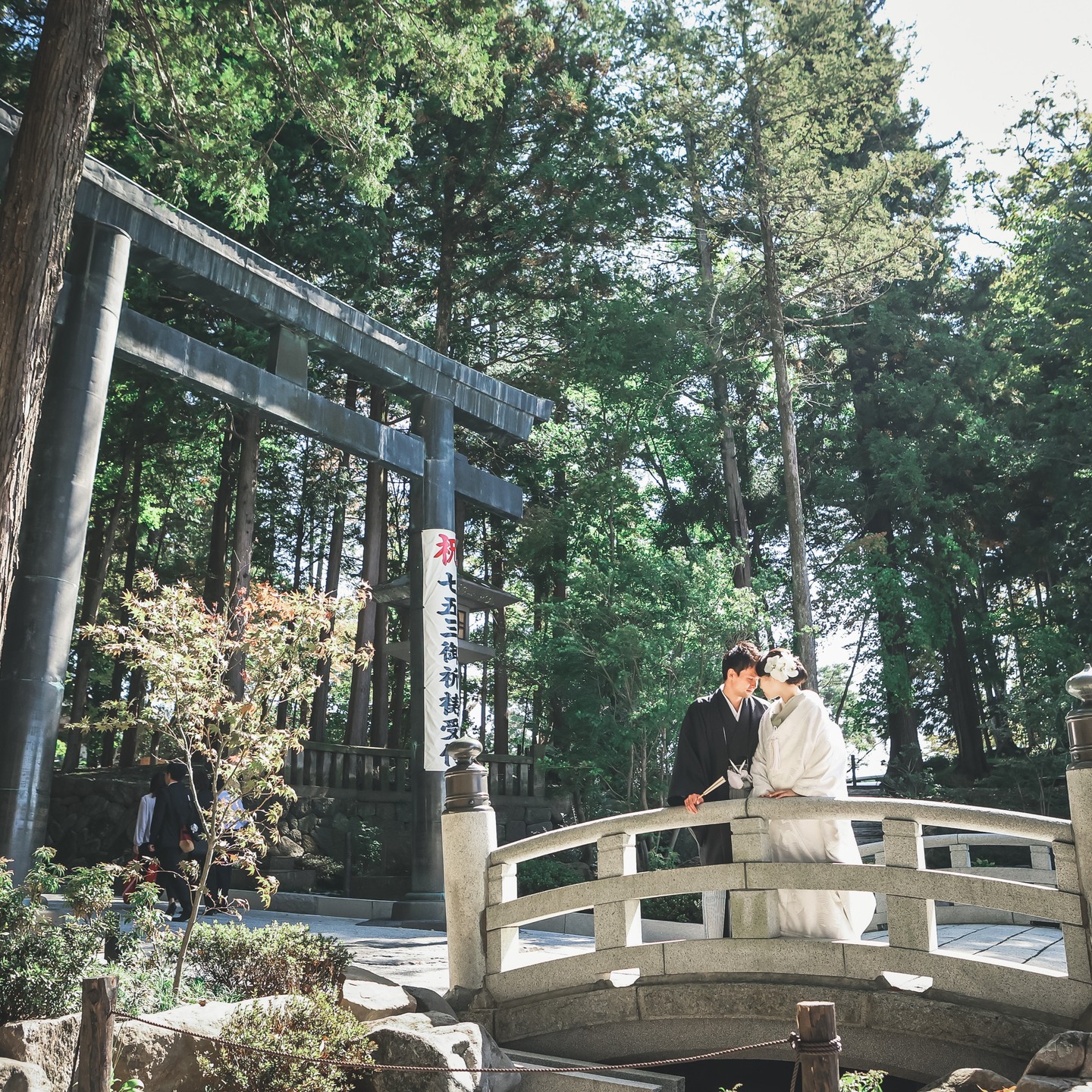 日本最古にして全国に約1万以上の社を持つ諏訪神社の総本社『諏訪大社』。神前で誓う 人生で忘れることのない思い出の時間、大切な人と共に感動と笑顔溢れる最高のひとときをお過ごし下さい。
諏訪結びでは「衣装」「美容」「写真」をご提供し、お客様のご要望に合わせた諏訪地域の老舗旅館やこだわりのお食事処・披露宴会場をご提案しています。
ご予約・お問い合わせは随時受け付けております。下記のお電話番号、もしくはプロフィール欄より公式サイトへどうぞ!
お電話📞
0266-22-3121
山田写真館公式サイト🛜
https://yamadastudio-photo.com
山田写真館のアカウントはこちら👇
@yamadaphotostudio
松本結びのアカウントはこちら👇
@matsumotomusubi
#諏訪大社#諏訪大社結婚式#諏訪#岡谷#茅野#諏訪大社下社秋宮#神前結婚式#諏訪結び#松本結び#神前式#神社#神社好きな人と繋がりたい#日本の伝統#和装結婚式#綿帽子#角隠し#諏訪結婚式#和装#諏訪和装#岡谷和装#長野結婚式#しあわせ信州#山田写真館#yamadaphotostudio#花嫁#白無垢 #ロケーションフォト