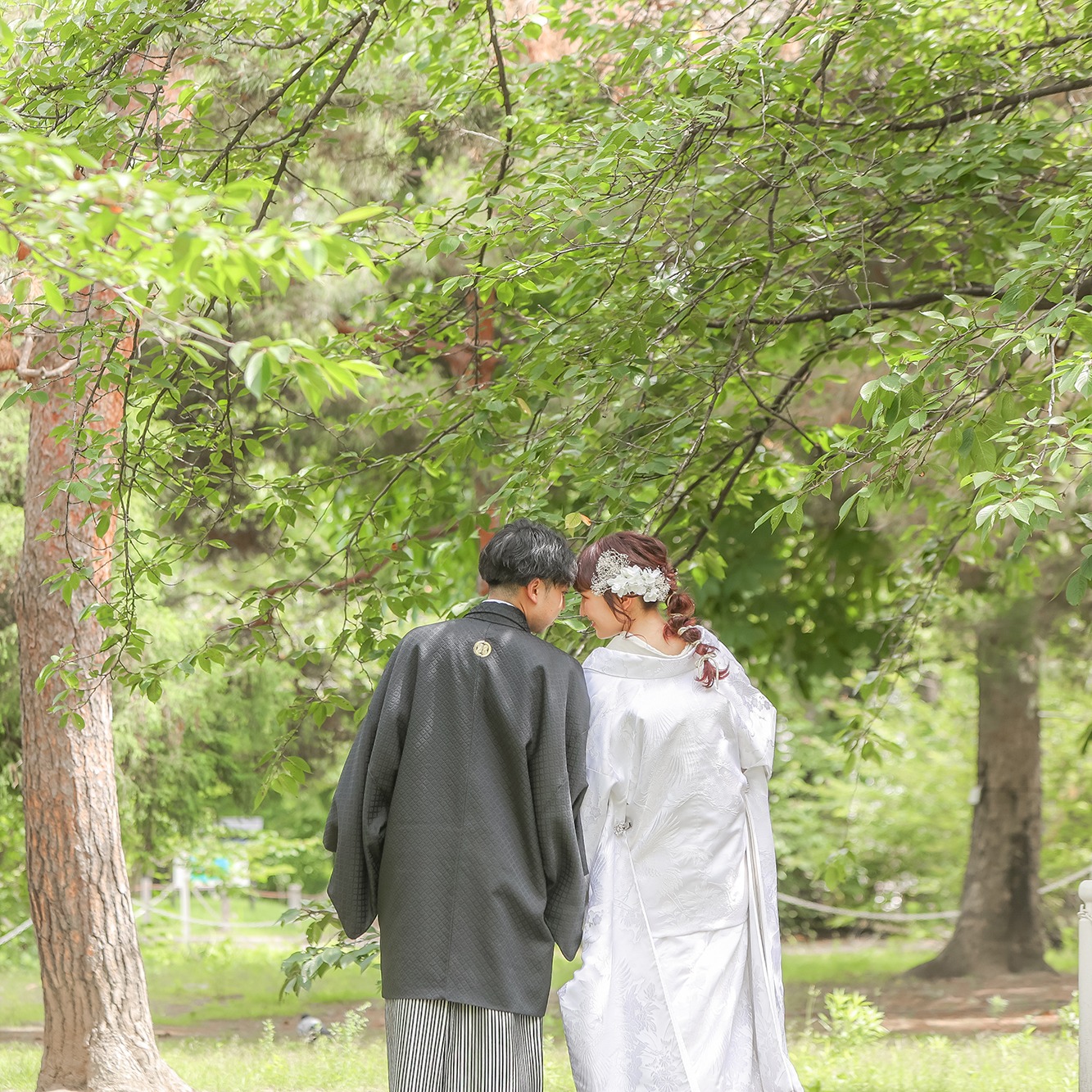 長野県松本市の中心に佇む国宝松本城のフォトウェディングをプロデュースしております🏯
衣装・ヘアメイクから写真撮影がセットになったお得なプランご用意。フォトウェディングや前撮りなど、最高の写真になるように私たちがお手伝いします✨
ご予約・お問い合わせは下記のお電話番号、もしくはプロフィール欄より公式サイトへどうぞ!
お電話📞
0266-22-3121
山田写真館公式サイト🛜
https://yamadastudio-photo.com
山田写真館のアカウントはこちら👇
@yamadaphotostudio
諏訪結びのアカウントはこちら👇
@suwamusubi
#フォトウエディング#weddingphotography#松本城 #和装フォト#matsumoto #松本結び#写真好きの人と繋がりたい#Photo #岡谷 #塩尻 #岡谷写真館 #長野 #松本ブライダル#松本和装前撮り#フォトスタジオ#色打掛 #袴 #ロケーションフォト#記念 #記念撮影 #信州 #しあわせ信州 #yamadaphotostudio #山田写真館
