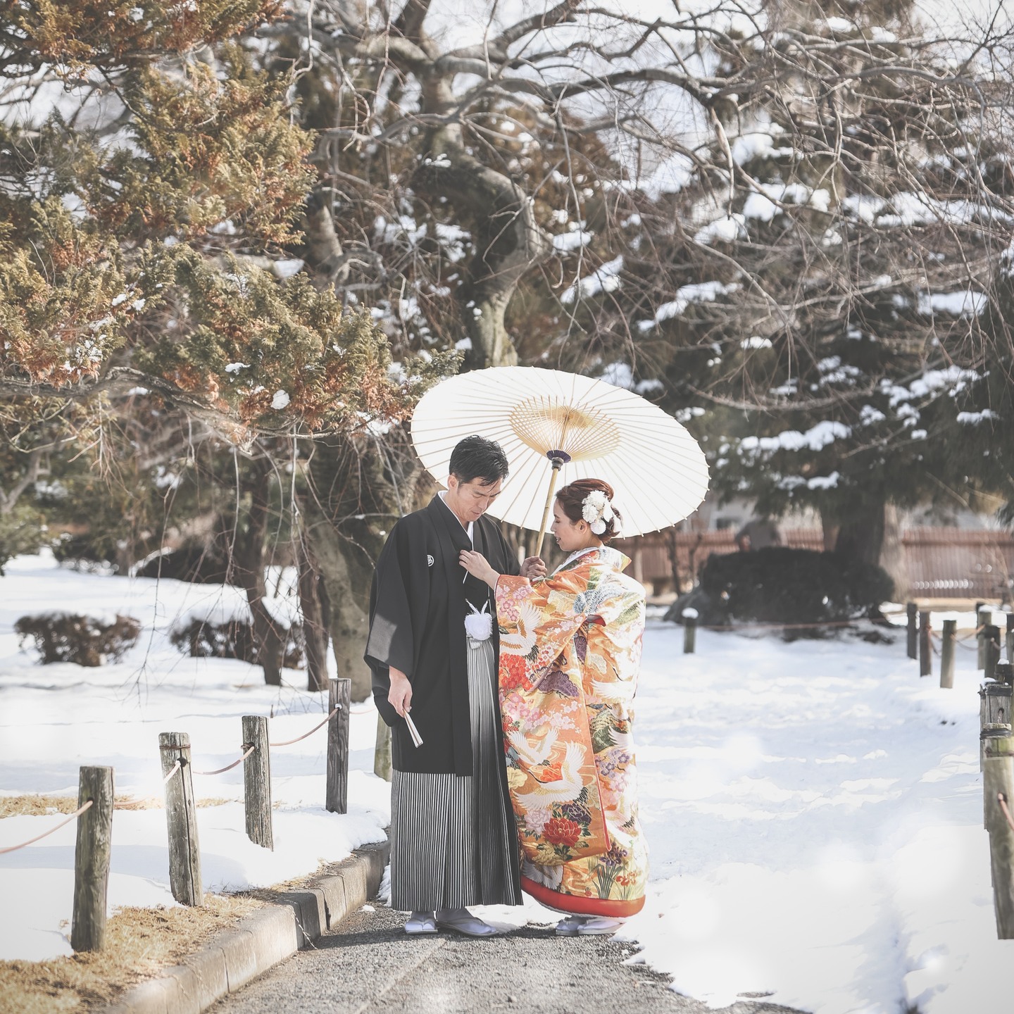 長野県松本市の中心に佇む国宝松本城のフォトウェディングをプロデュースしております🏯
衣装・ヘアメイクから写真撮影がセットになったお得なプランご用意。フォトウェディングや前撮りなど、最高の写真になるように私たちがお手伝いします✨
ご予約・お問い合わせは下記のお電話番号、もしくはプロフィール欄より公式サイトへどうぞ!
お電話📞
0266-22-3121
山田写真館公式サイト🛜
https://yamadastudio-photo.com
山田写真館のアカウントはこちら👇
@yamadaphotostudio
諏訪結びのアカウントはこちら👇
@suwamusubi
#フォトウエディング#weddingphotography#松本城 #和装フォト#matsumoto #松本結び#写真好きの人と繋がりたい#Photo #岡谷 #塩尻 #岡谷写真館 #長野 #松本ブライダル#松本和装前撮り#フォトスタジオ#色打掛 #袴 #ロケーションフォト#記念 #記念撮影 #信州 #しあわせ信州 #yamadaphotostudio #山田写真館