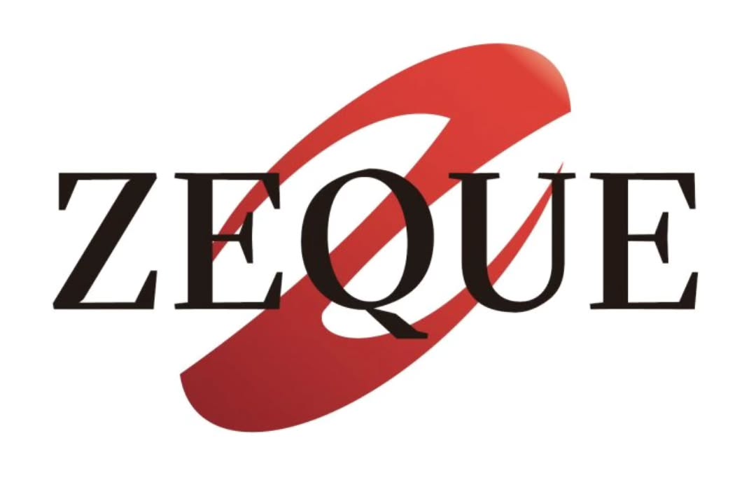 アジアンフィットのカーブデザインを追求し、よりフェイスラインに沿うようなフォルムとなっている ZEQUE STELTH。ブリッジ先端からの流れるような曲線、そして全体のシャープなイメージを崩すことなくアレンジされた大きなレンズ。絶妙なカーブ感のビッグシェイプレンズが、広い視界と遮光性を確保します。サイドに埋め込まれたトライアングルのチタンパーツをアクセントに、金属の輝きと大胆なクリアランスが抑揚のあるダイナミックな造形を描きます。βチタン製スプリングヒンジが着脱時の負荷を和らげ、しなやかな掛け心地を実現しています。
ZEQUE STELTH <ゼクー ステルス>
 #zeque #madeinjapan #stelth #kyoto #aeonkyotorakunan #angler #ゼクー #釣り
 #偏光サングラス  #talex  #京都  #イオン京都洛南