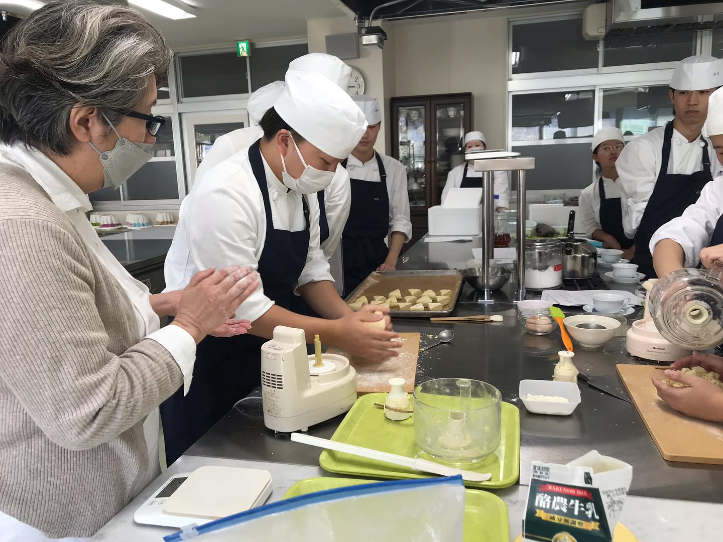 今日は紅茶をいれました
いろんな茶葉からいろんな風味や香りが感じられて勉強になりました