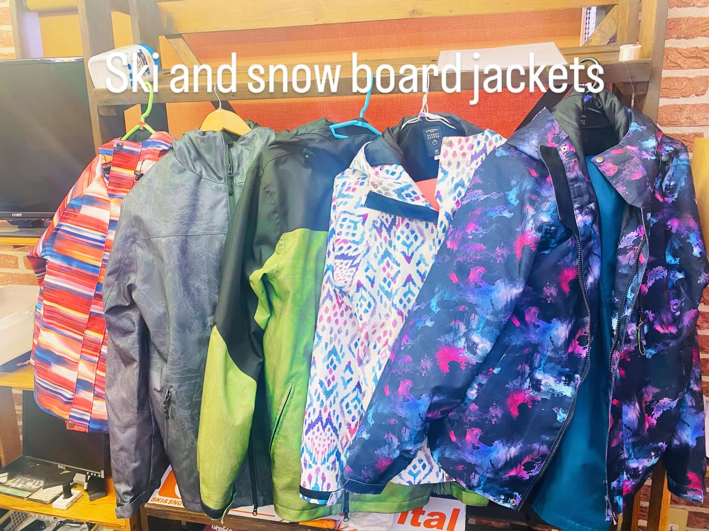 Ski and snow board jackets