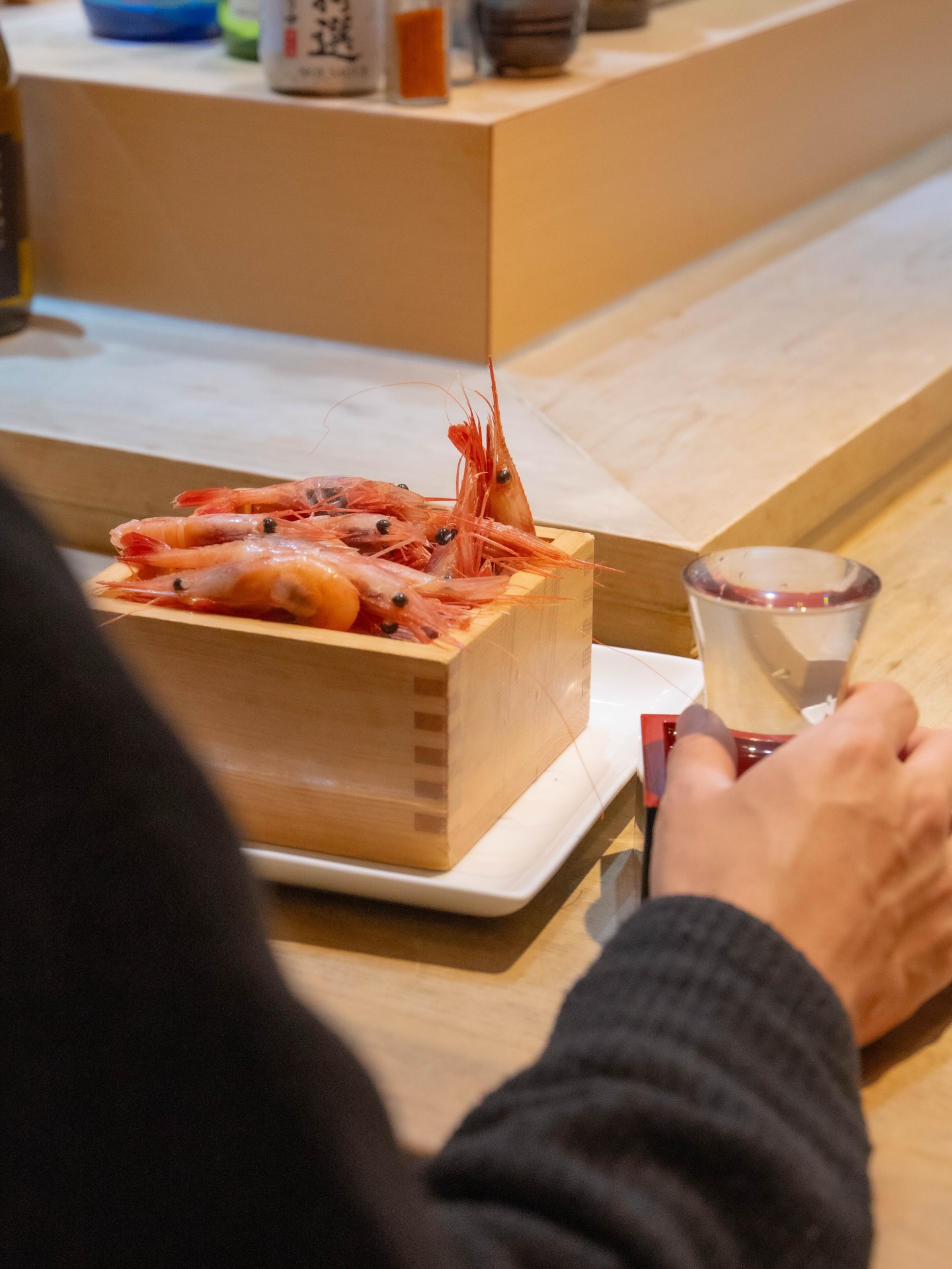 .
.
海鮮酒蔵 二三一
fumiichi231
〒060-0004 北海道札幌市中央区北4条西5アスティ45 B1
■TEL:011-221-0231
■営業時間
11:00~14:30(LO 14:00)
17:00~22:00(L.O 料理21:00/ドリンク 21:30)
※状況により営業時間やメニューの内容が変更になる場合がございます。
■定休日:日曜・祝日