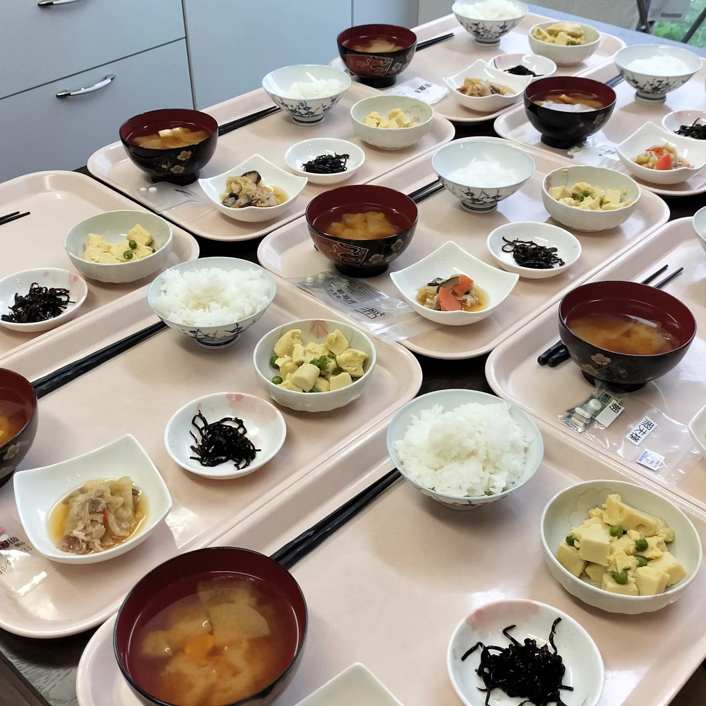 とある日の朝食
入居率80%超えました!まだまだ入居者募集してます!
忙しいのに慣れるまで頑張ります!
#サービス付き高齢者住宅 #サ高住の人と繋がりたい #ふくろうの郷 #高齢者施設 #朝食