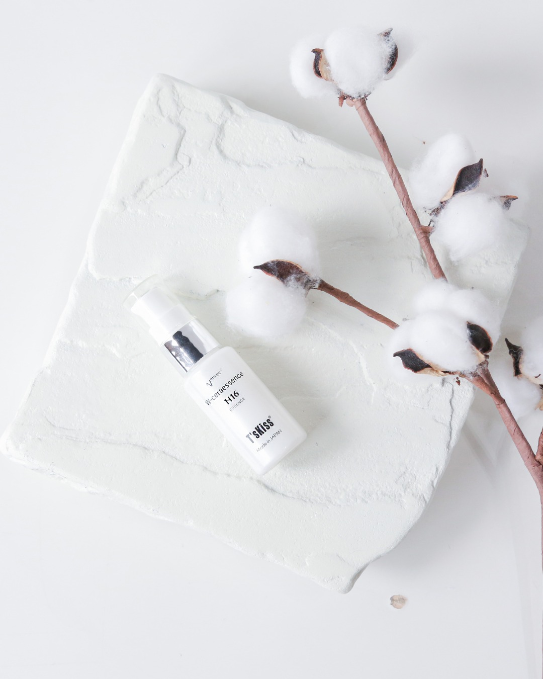 \大活躍のセラミド美容液/花粉や黄砂、寒暖差。お肌が不安定だ・・・