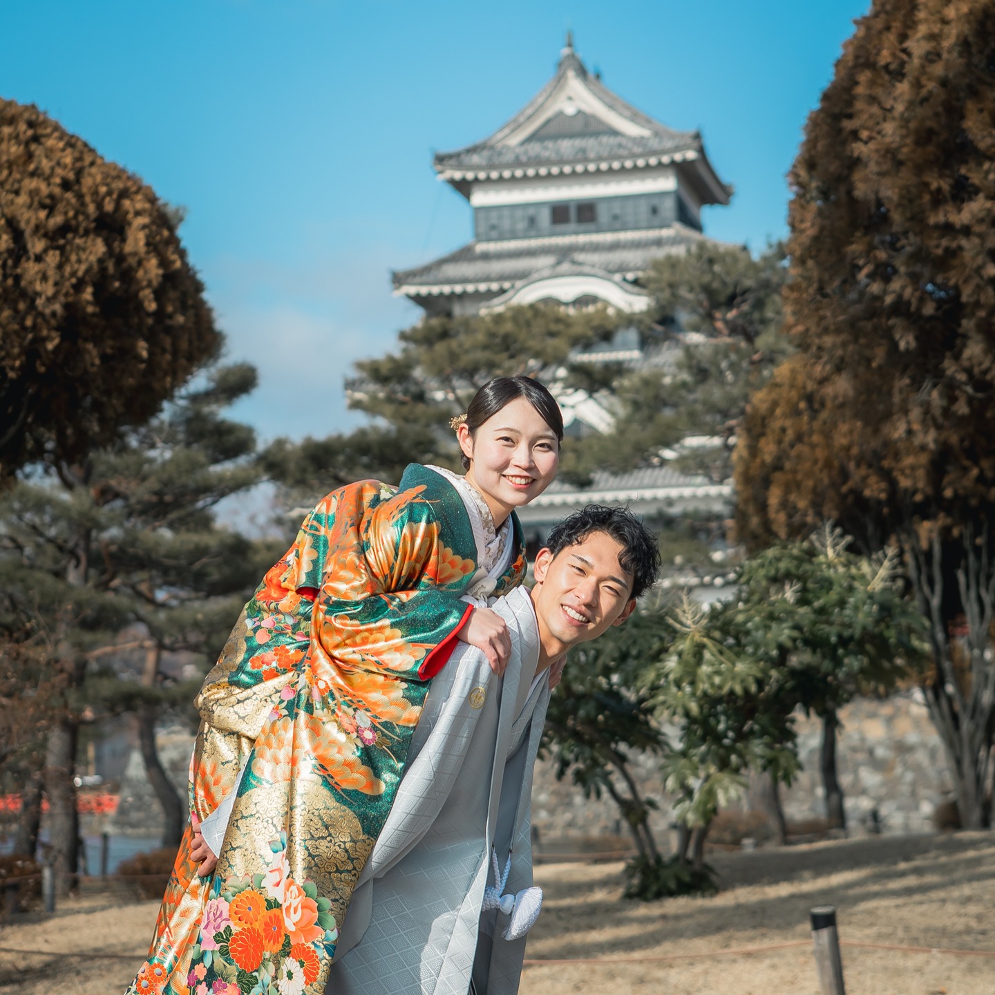 長野県松本市の中心に佇む国宝松本城のフォトウェディングをプロデュースしております🏯
衣装・ヘアメイクから写真撮影がセットになったお得なプランご用意。フォトウェディングや前撮りなど、最高の写真になるように私たちがお手伝いします✨
ご予約・お問い合わせは下記のお電話番号、もしくはプロフィール欄より公式サイトへどうぞ!
お電話📞
0266-22-3121
山田写真館公式サイト🛜
https://yamadastudio-photo.com
山田写真館のアカウントはこちら👇
@yamadaphotostudio
諏訪結びのアカウントはこちら👇
@suwamusubi
#フォトウエディング#weddingphotography#松本城 #和装フォト#matsumoto #松本結び#写真好きの人と繋がりたい#Photo #岡谷 #塩尻 #岡谷写真館 #長野 #松本ブライダル#松本和装前撮り#フォトスタジオ#色打掛 #袴 #ロケーションフォト#記念 #記念撮影 #信州 #しあわせ信州 #yamadaphotostudio #山田写真館