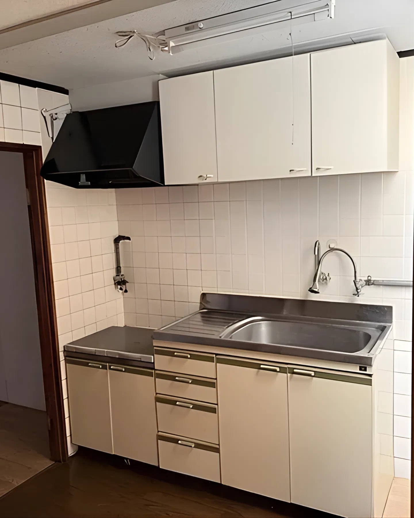 Kyoto Detached House | Affordable Investment Opportunity 🇯🇵
Located in a quiet residential area with excellent access to central Kyoto, this compact property offers great potential for renovation.
🏡House for Sale – Shimogyo, Kyoto
💰Price
JPY 7,800,000 (Approx. USD 52,000)
Property Overview
📍Location
Nakadoji Maedacho, Shimogyo-ku, Kyoto
🚊Access
Tanbaguchi Station (JR Sanin Main Line) – 5 min walk
Umekoji-Kyotonishi Station (JR Sanin Main Line) – 15 min walk
Shijo-Omiya Station (Keifuku Arashiyama Line) – 16 min walk
Omiya Station (Hankyu Kyoto Line) – 16 min walk
Gojo Station (Karasuma Subway Line) – 17 min walk
☑ Property Details
Property Type: Detached House
Layout: 2DK
Land Area: 55.99 m²
Building Area: 22.87 m²
Structure: Wooden, Single-story
Year Built: January 1960
🔑 Key Features
• Prime Kyoto location within walking distance to multiple stations
• Quiet residential neighborhood
• Affordable entry price for Kyoto investment
• Renovation potential
🗺 Land & Zoning
Land Ownership: Freehold
Zoning: First-Class Residential Zone
City Planning: Urbanized Area
Building Coverage Ratio (BCR): 60%
Floor Area Ratio (FAR): 200%
🚙 Road Access
East side: approx. 2.0 m road
💡 Other Notes
• No parking
• Flat land
• Rebuilding is not permitted
Rare low-entry investment opportunity in Kyoto — ideal for renovation projects.
┈┈┈┈┈┈┈┈
@bessotogo
We take care of everything for you — from property management and licensing applications to financial management and interior furnishing.
While you’re not using your property, our team will handle all operations seamlessly under one roof.
┈┈┈┈┈┈┈┈
#kyotostay #japanlife #minpaku #airbnbhost #renovation