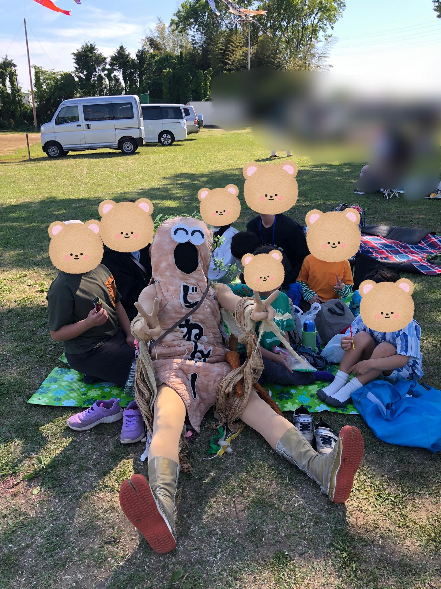〜お買い物・こいのぼりイベント〜
祝日イベントで、駄菓子屋さんにお買い物に行き、みんなでこいのぼりを見てきました!!
とても良い天気で、こいのぼりもパタパタと空を泳いでいてとても綺麗ですね!!
#ペンギンのあしあと
#祝日イベント
#放課後デイサービス