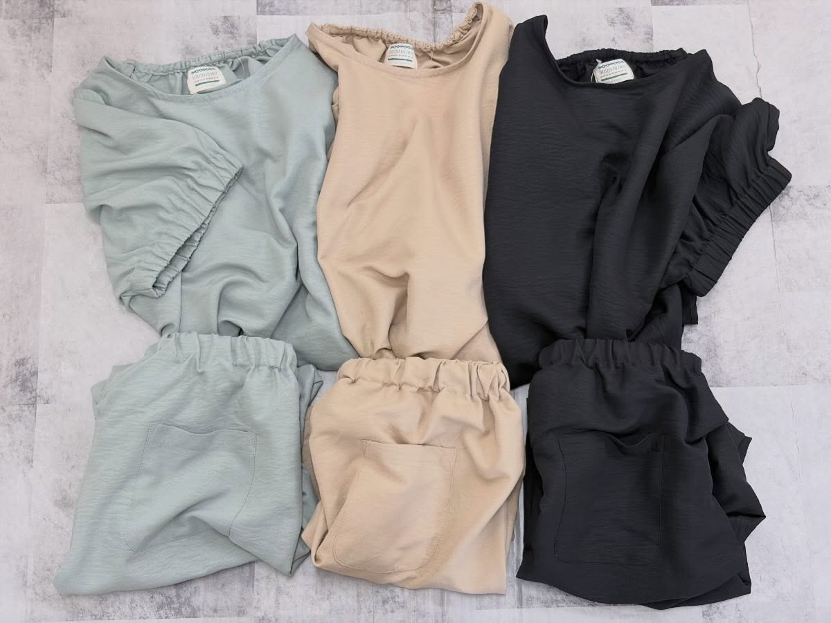 .
□半袖被りパジャマ ¥3.190(税込み)
昨年も人気だった
シンプルで可愛いパジャマが今年も入荷しました♪
身幅もゆったりで
後ろ襟ぐりゴム仕様で