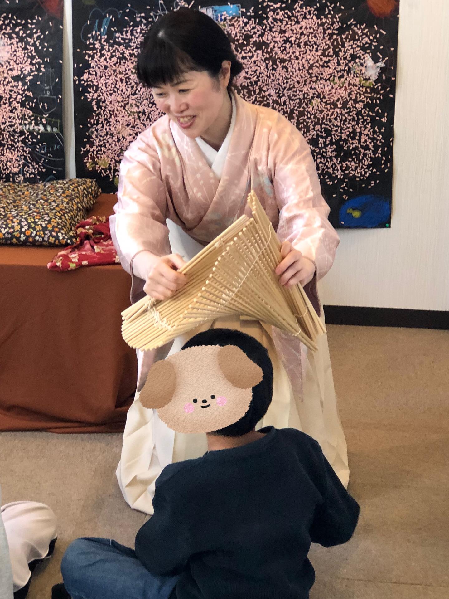 3月に来てくださった落語家さんのご紹介です。
「桂 しん華 さん」
とても元気に楽しく子ども達と関わってくれました。
楽しい時間をありがとうございました。
#ぺんぎんのあしあと
#放課後等デイサービス
#落語