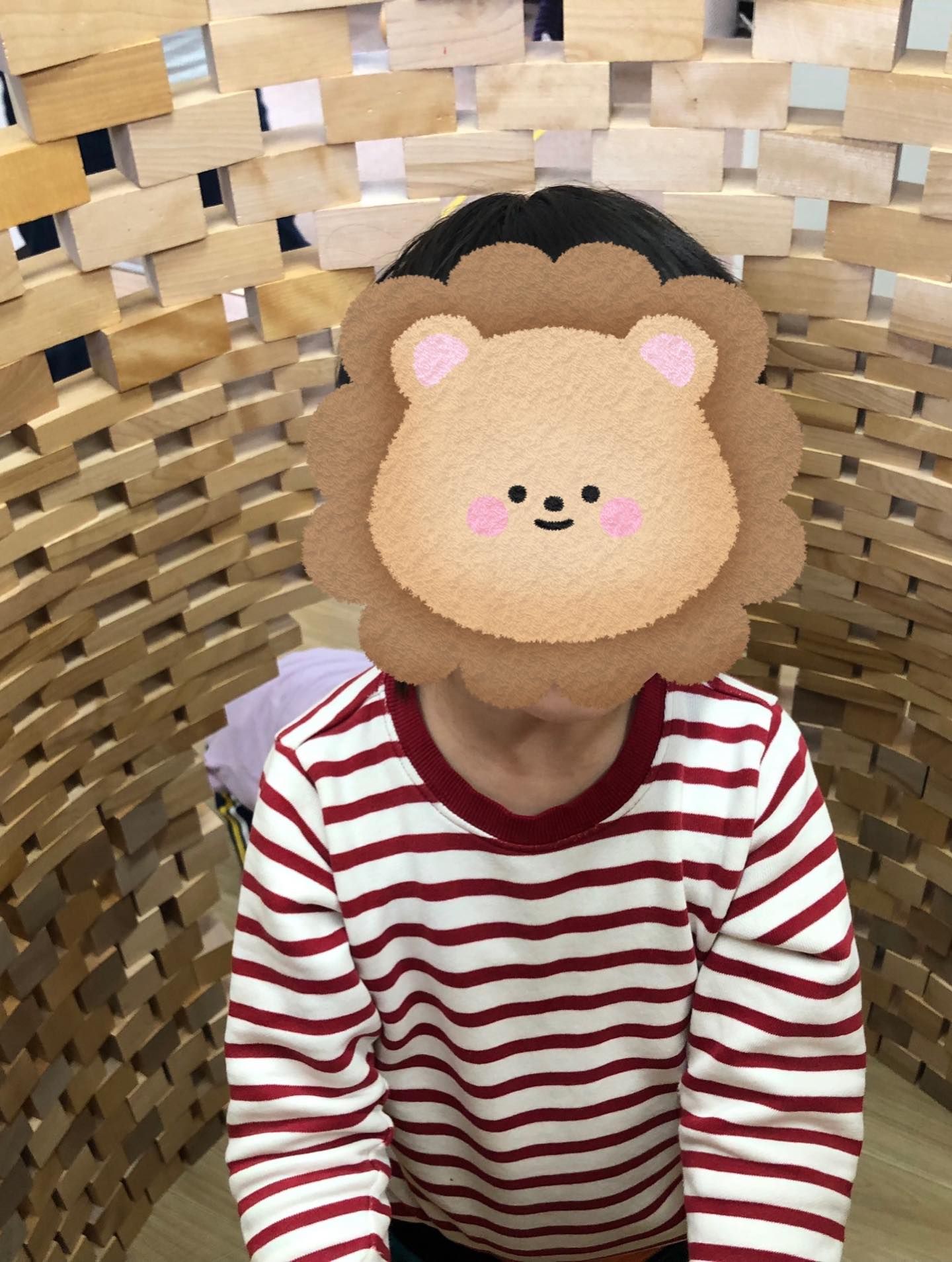 〜積み木の日イベント〜
つみきの日の午後の部の様子です!
円筒タワーを作りその中にみんなで入ってみました!!
自分よりも大きな積み木のトンネルにみんな大興奮!
お友達と一緒にはいってみたり、外から覗いて見たりしながらたのしんでいました✨
崩した後もまた新しいつみきの作品を作っていて、想像力豊かに楽しむことができました!!
#放課後デイサービス
#ペンギンのあしあと
#童具館
#つみきあそび