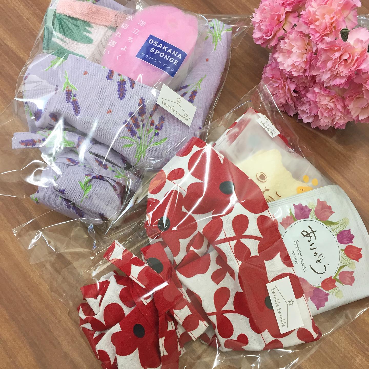 明日は母の日ですね☺️💝
日頃の感謝の気持ちを込めて、花束のようなエプロンギフトを贈ってみませんか💐
5/10(日)までお買い上げ¥1,000(税