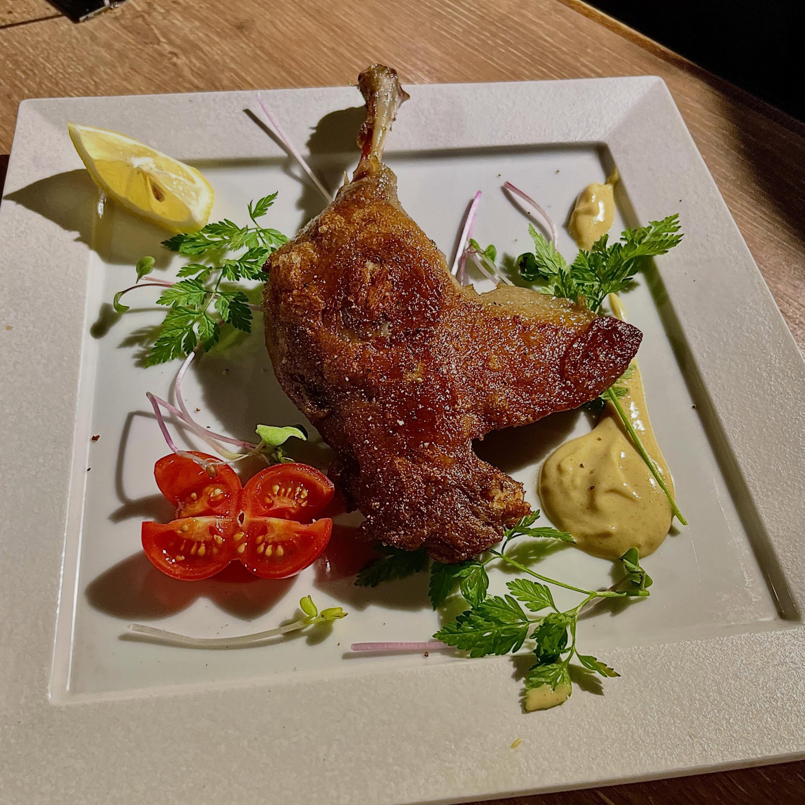骨付き鴨もも肉のコンフィ 今回の自家製パンはチャパタ
#高崎グルメ #高崎ディナー #上州牛 #カルパッチョ #海鮮