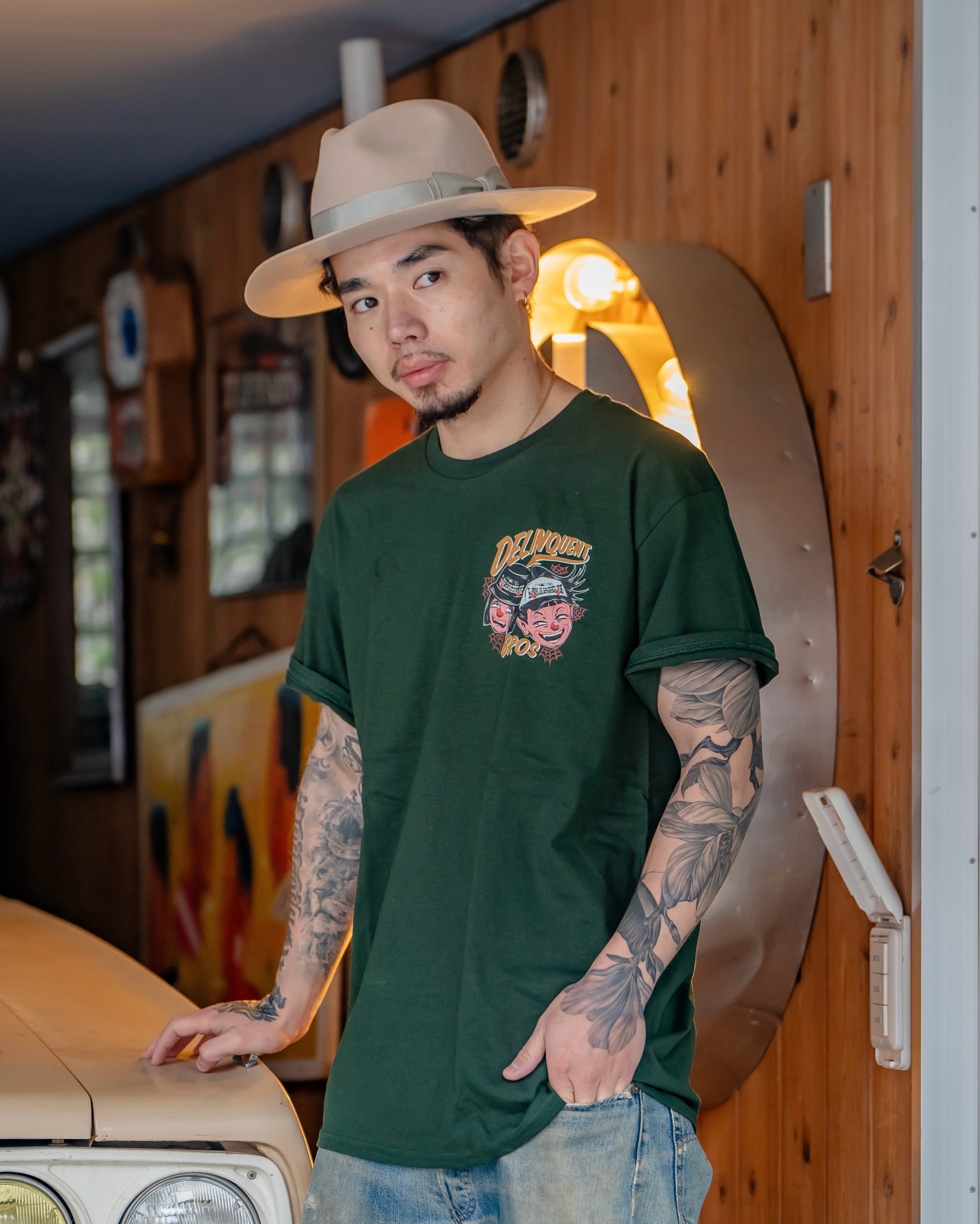 【Delinquent Bros JAPAN Styling📸】Good times,Bad times Tee GREEN.Model : @ajito_by_popo
Support : @ajito_hair_works⬛︎ 営業時間 : 11:00~19:00
⬛︎ 北海道札幌市白石区北郷9条7丁目10-2
⬛︎ 駐車場有
⬛︎ 定休日はInstagram固定投稿にてご確認下さい。#delinquentbros
#デリンクエントブロス
#デリンクエント
#非行兄弟
#札幌