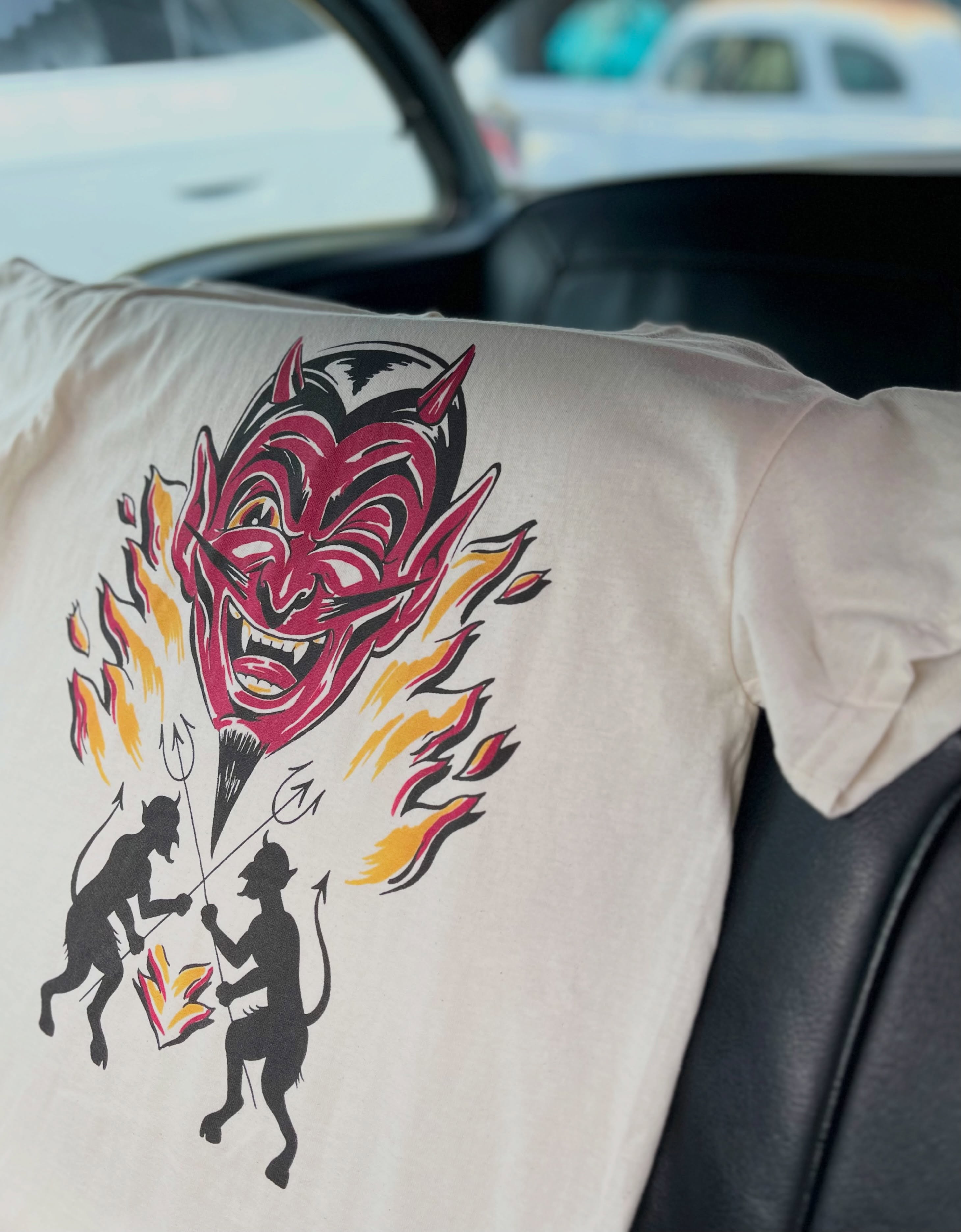 【Recommend Item🇺🇸】Devil Tee愛想よく笑うウインクしたデビルが映えるDelinquent Brosらしい1着。定番カラーに加え、ロサンゼルスらしいTIEDYEにも注目したい。COLOR : NATURAL / BLACK / TIE DYESIZE : S ~ XXL⬛︎ 営業時間 : 11:00~19:00
⬛︎ 北海道札幌市白石区北郷9条7丁目10-2
⬛︎ 駐車場有
⬛︎ 定休日はInstagram固定投稿にてご確認下さい。#delinquentbros
#デリンクエントブロス
#デリンクエント
#非行兄弟
#札幌