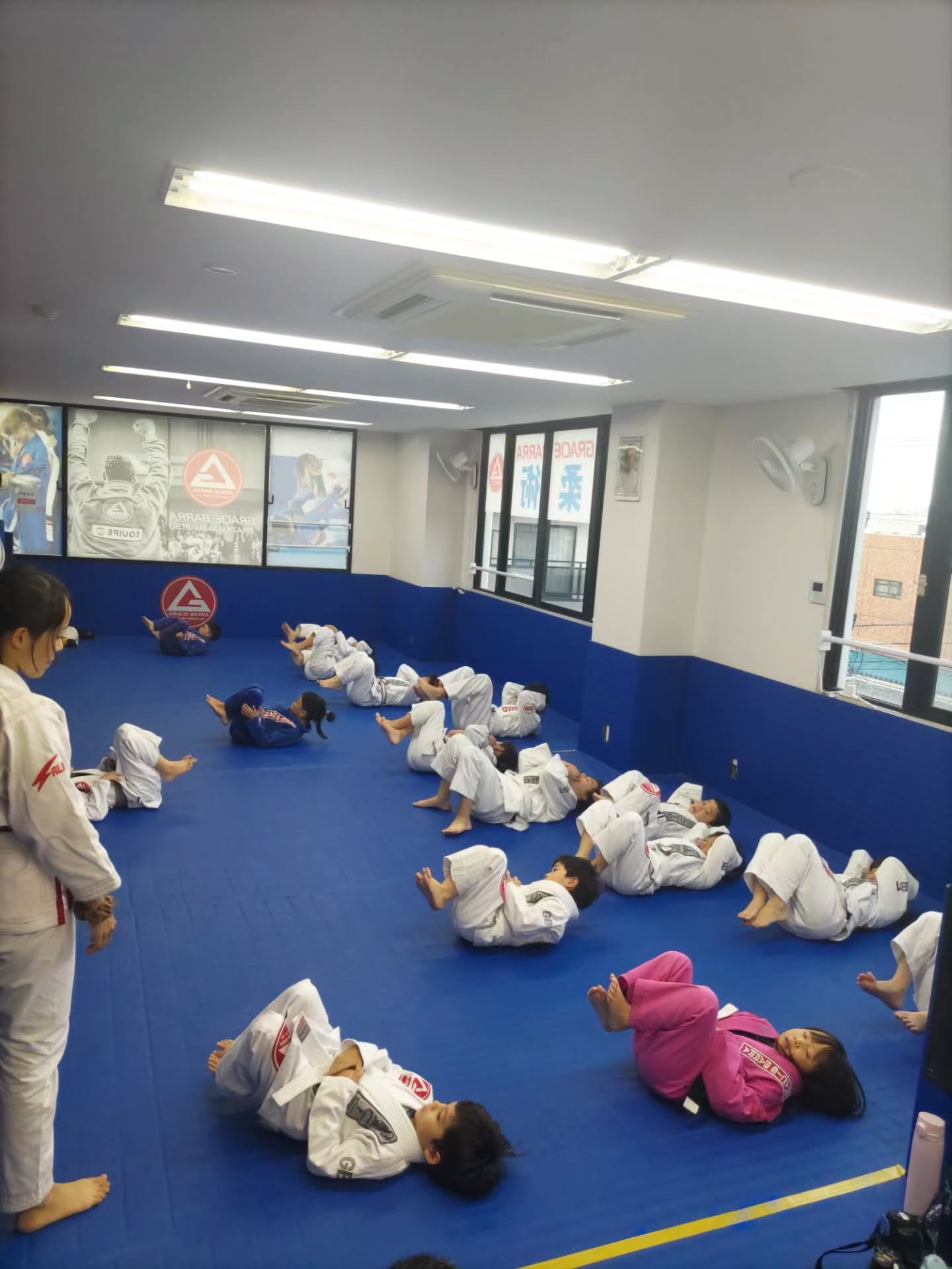 🥋【公開練習開催!】🥋
7月25日(土) 枚方総合体育館 武道場2
🕕 キッズ 18:00〜19:00
🕖 大人 19:15〜20:30
🤼 フリーマット 20:30〜20:50
ブラジリアン柔術に興味がある方、大歓迎! 見学無料・予約不要です✨
道場の雰囲気をぜひ見に来てください! 皆さまのお越しをお待ちしております😊
#枚方 #ブラジリアン柔術 #グレイシーバッハ #公開練習 #見学歓迎 キッズ習い事 初心者歓迎