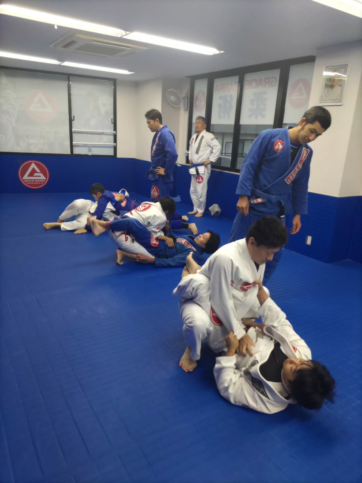 🥋【公開練習開催!】🥋
7月25日(土) 枚方総合体育館 武道場2
🕕 キッズ 18:00〜19:00
🕖 大人 19:15〜20:30
🤼 フリーマット 20:30〜20:50
ブラジリアン柔術に興味がある方、大歓迎! 見学無料・予約不要です✨
道場の雰囲気をぜひ見に来てください! 皆さまのお越しをお待ちしております😊
#枚方 #ブラジリアン柔術 #グレイシーバッハ #公開練習 #見学歓迎 キッズ習い事 初心者歓迎