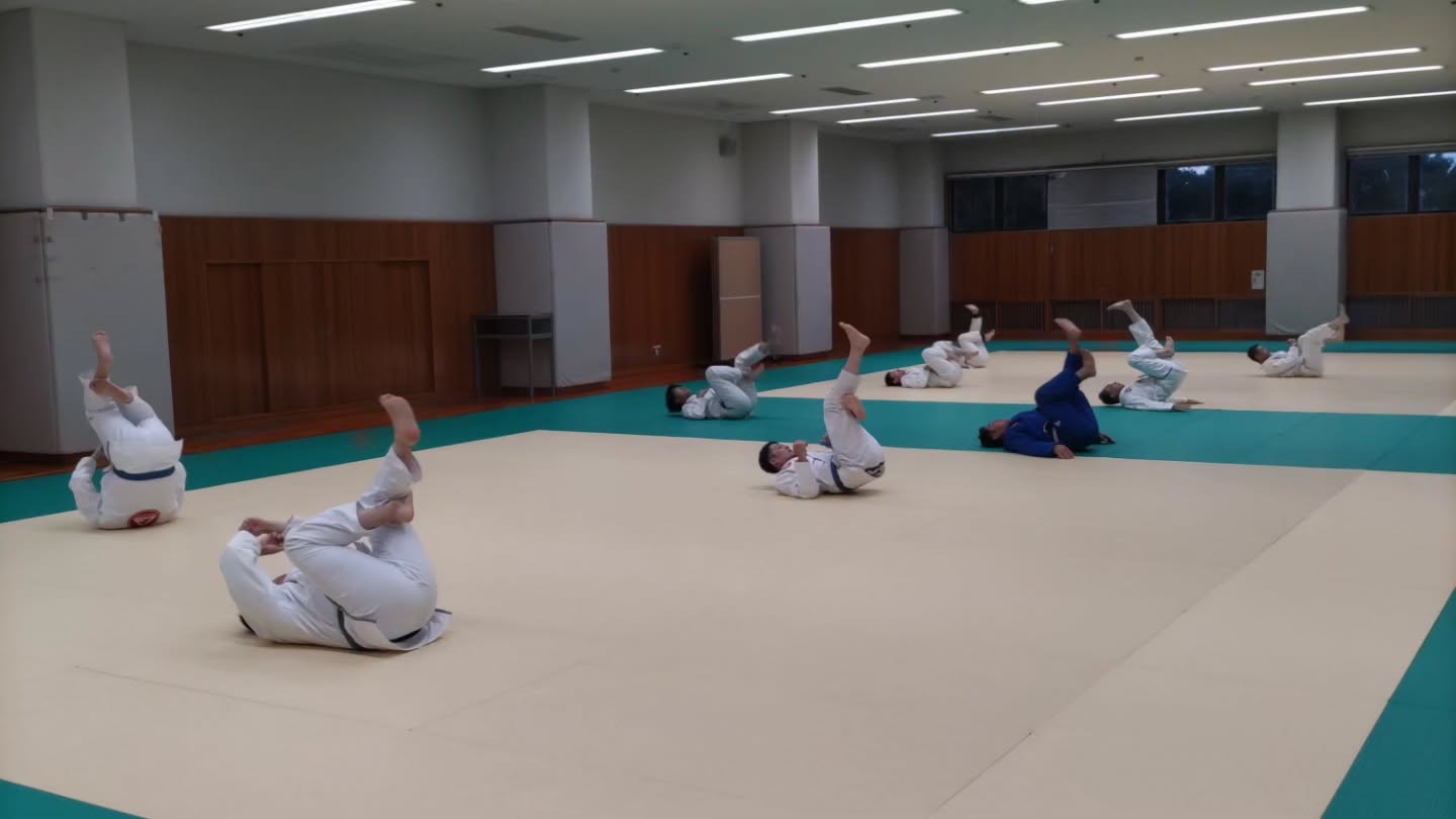 見学・無料体験のご予約はDMでも受け付けております♪
ウェブサイトのお問い合わせから送っていただいても大丈夫です。
見学か無料体験のどちらをご希望か、お名前、希望の日時をクラススケジュールご確認の上、送信してください。
グレイシーバッハ枚方大阪
📍ACCESS
573-0163
大阪府枚方市長尾元町5-8-1長尾元町NSビル3F
★JR長尾駅から徒歩8分!
★お車の方は近隣コインパーキングをご利用ください。
🌏WEBSITE
graciebarrahirakataosaka.com
#グレイシーバッハ
#グレイシーバッハ枚方大阪
#ブラジリアン柔術
#格闘技ジム
#枚方
graciebarrajapan
brazilianjiujitsu