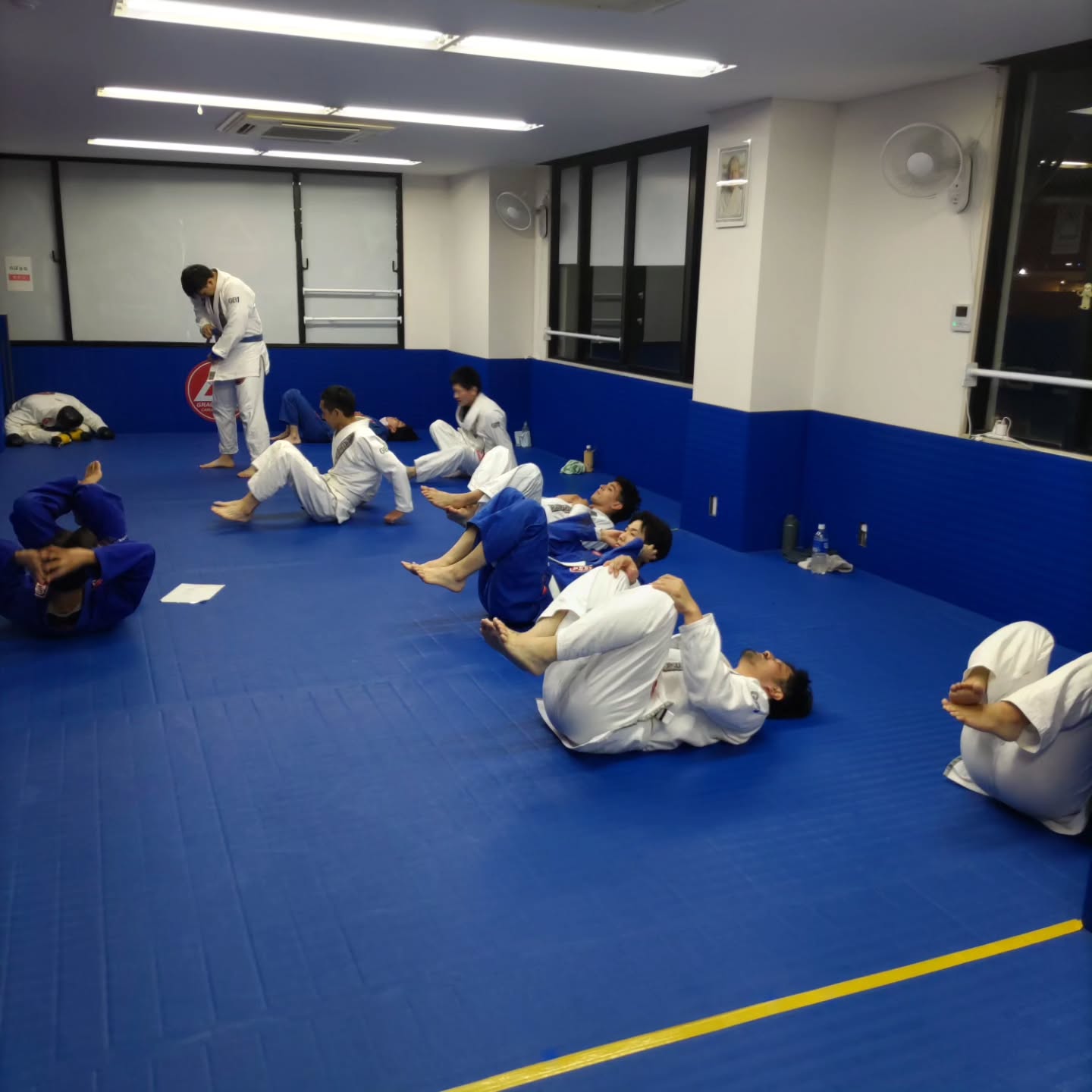 入会金無料 初月無料 見学・無料体験のご予約はDMでも受け付けております♪
ウェブサイトのお問い合わせから送っていただいても大丈夫です。
見学か無料体験のどちらをご希望か、お名前、希望の日時をクラススケジュールご確認の上、送信してください。
グレイシーバッハ枚方大阪
📍ACCESS
573-0163
大阪府枚方市長尾元町5-8-1長尾元町NSビル3F
★JR長尾駅から徒歩8分!
★お車の方は近隣コインパーキングをご利用ください。
🌏WEBSITE
graciebarrahirakataosaka.com
#グレイシーバッハ
#グレイシーバッハ枚方大阪
#ブラジリアン柔術
#格闘技ジム
#枚方
graciebarrajapan
brazilianjiujitsu