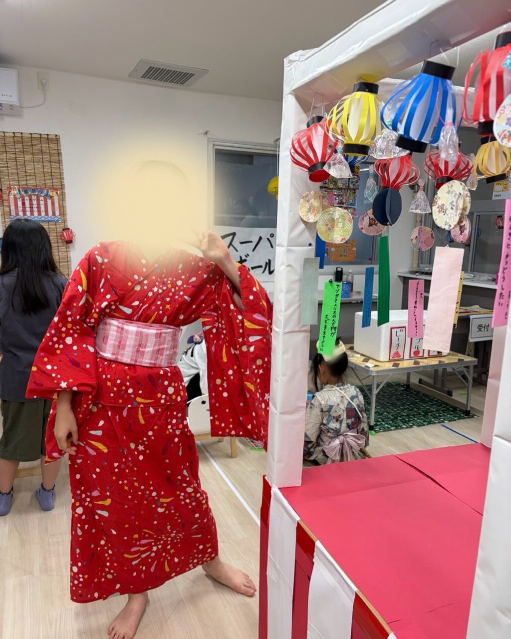 🎆 よりみち夏祭り 🎆
よりみち開所初となる
「よりみち夏祭り」を行いました✨
輪投げや射的など、
いろいろなゲームに挑戦したり、軽食を楽しんだり🍧
そして、前回長期休みに大人気だった
シール交換会も大盛り上がり!
子どもたちの笑顔いっぱいの
楽しい夏祭りになりました🎐
これからもよりみちをよろしくお願いします😊
#児童発達支援 #放課後等デイサービス
#札幌市 #療育 #夏祭り