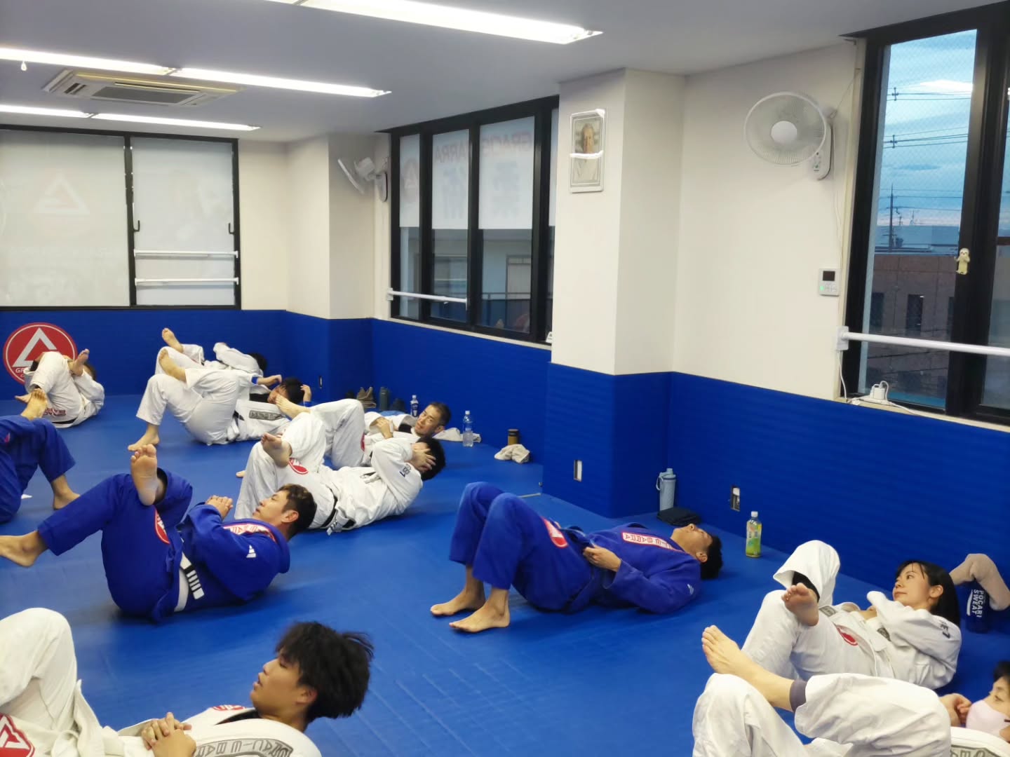 入会金無料 初月無料 見学・無料体験のご予約はDMでも受け付けております♪
ウェブサイトのお問い合わせから送っていただいても大丈夫です。
見学か無料体験のどちらをご希望か、お名前、希望の日時をクラススケジュールご確認の上、送信してください。
グレイシーバッハ枚方大阪
📍ACCESS
573-0163
大阪府枚方市長尾元町5-8-1長尾元町NSビル3F
★JR長尾駅から徒歩8分!
★お車の方は近隣コインパーキングをご利用ください。
🌏WEBSITE
graciebarrahirakataosaka.com
#グレイシーバッハ
#グレイシーバッハ枚方大阪
#ブラジリアン柔術
#格闘技ジム
#枚方
graciebarrajapan
brazilianjiujitsu