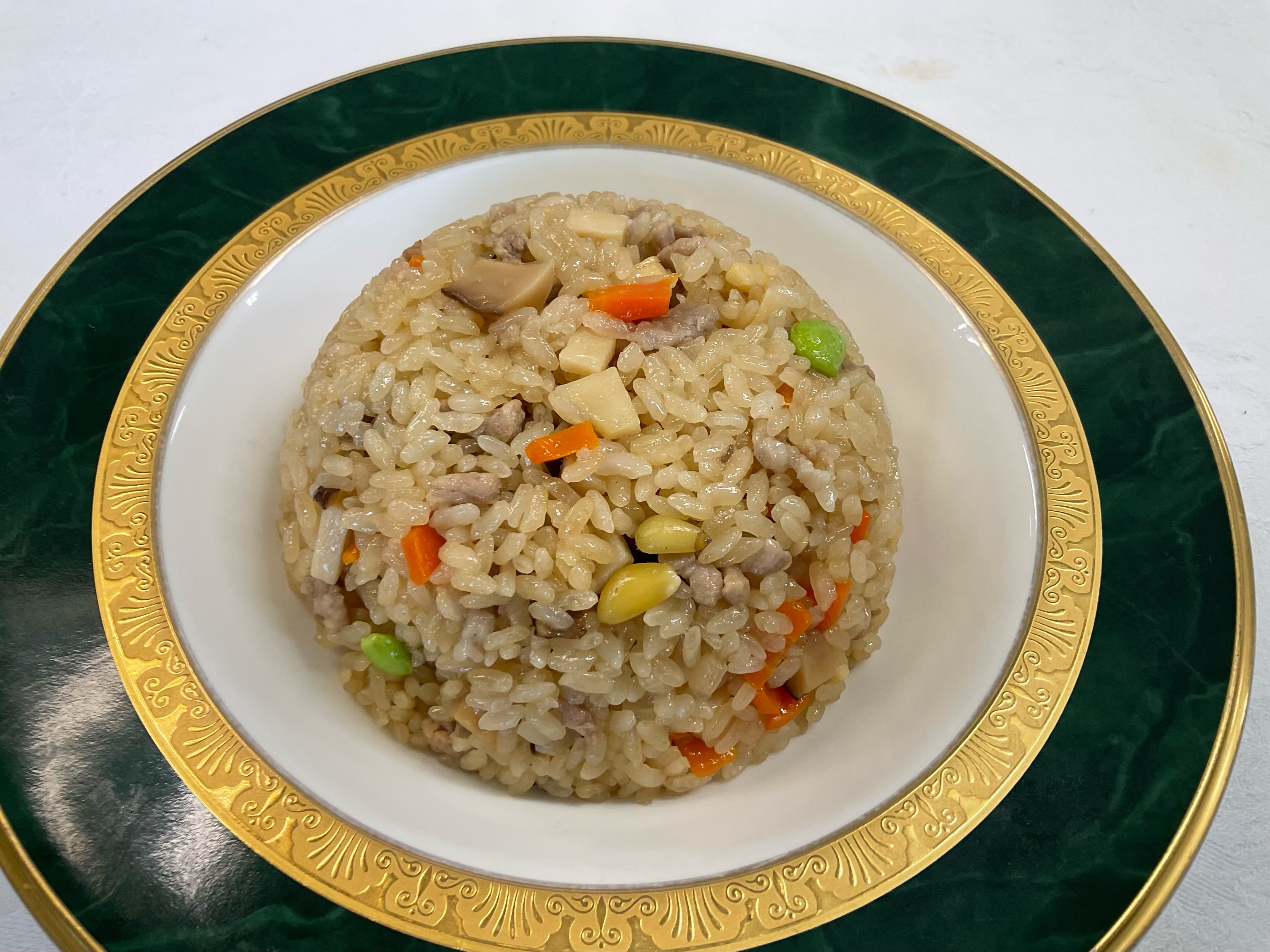 今日は中華おこわとエビ入りシューマイを作りました。
エビ入りシューマイの皮で包む作業が難しかったです。
学園祭楽しみにしていて下さい!
#九州文化学園調理師専門学校
#中華おこわ
#エビ入りシューマイ